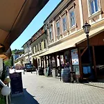 Lena -